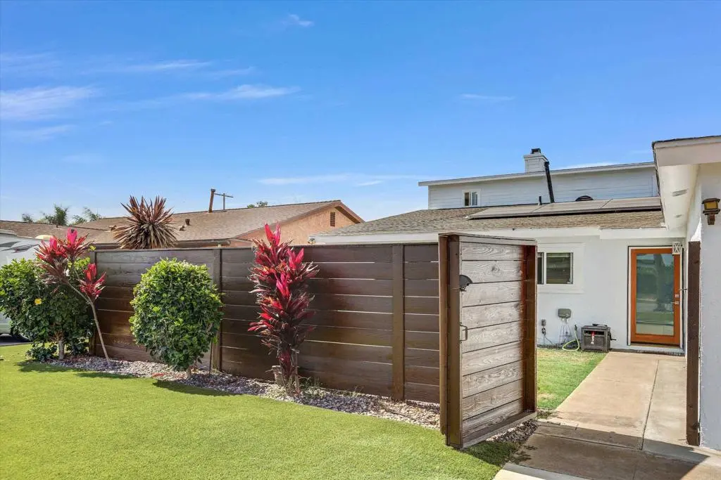 819 Iris Avenue, Imperial Beach, CA — listing photo 1