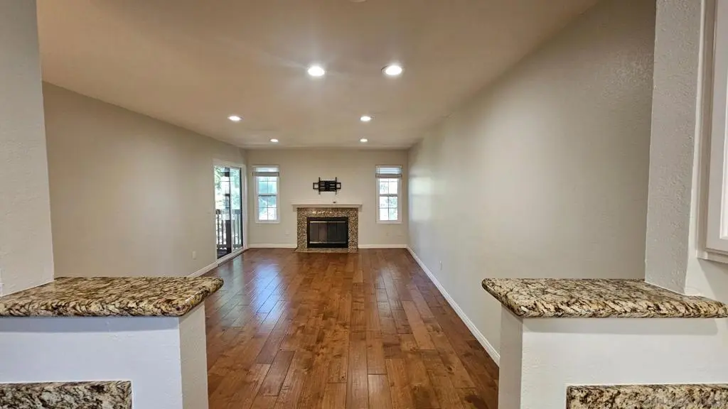 Single Family Residence for rent at 12091 Alta Carmel Ct 10, San Diego, CA featuring 2 beds and 2 baths
