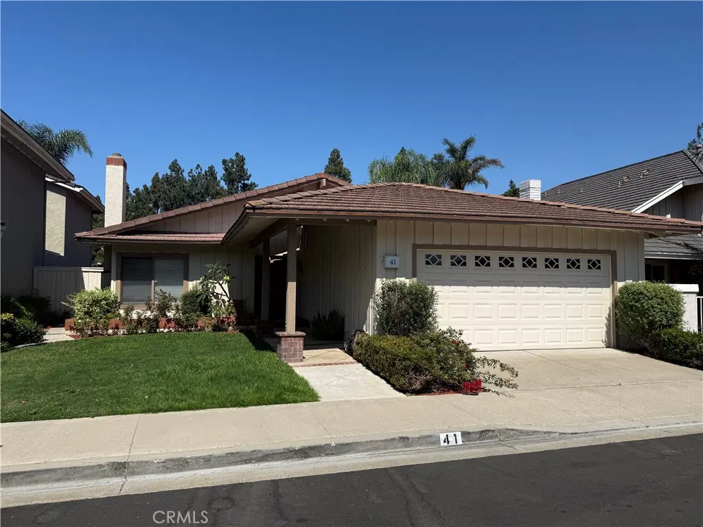 Single Family Residence for rent at 41 Sparrowhawk, Irvine, CA featuring 4 beds and 2 baths