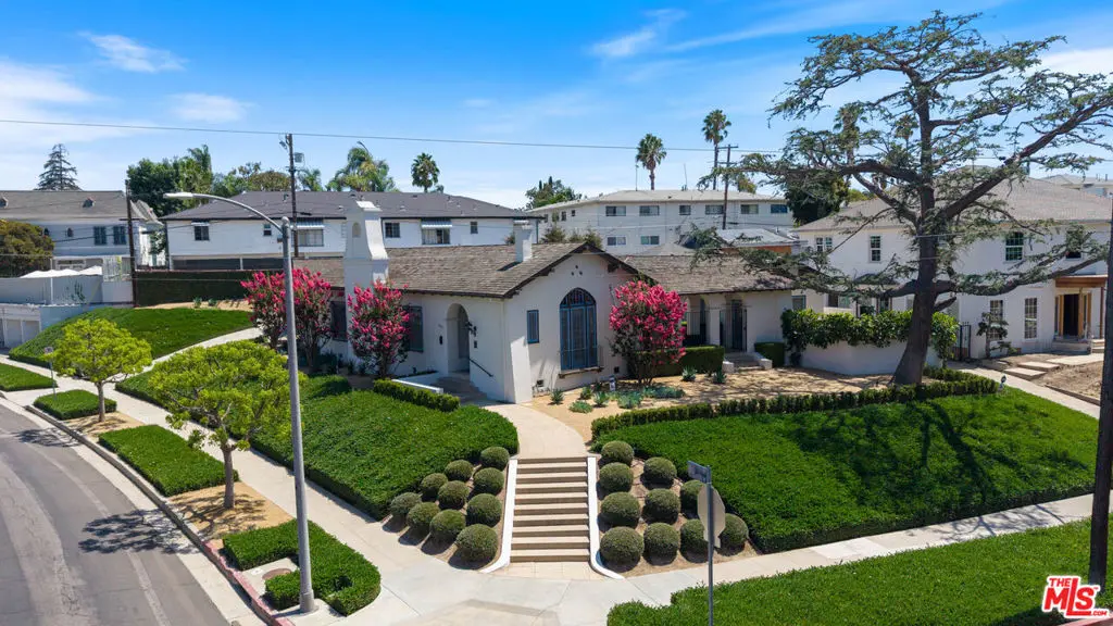 Single Family Residence for sale at 800 S Plymouth Boulevard, Los Angeles, CA featuring 4 beds and 4 baths