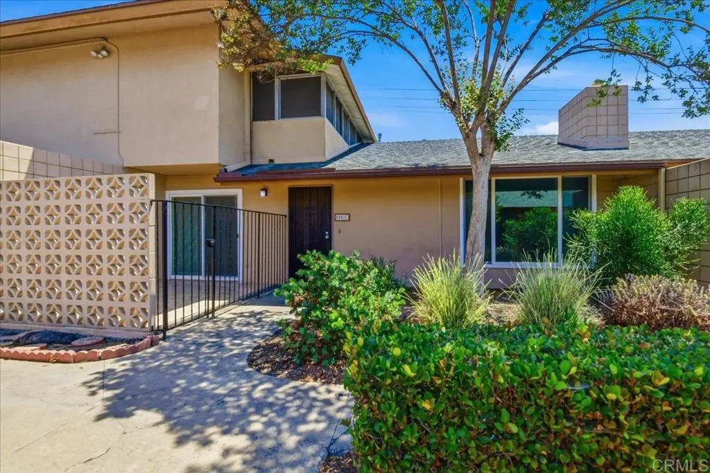 Condominium for sale at 559 Oakdale Lane C, El Cajon, CA featuring 2 beds and 2 baths
