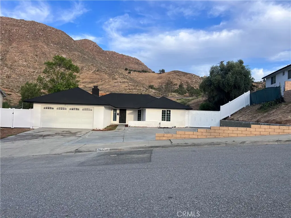 Single Family Residence for sale at 195 Masters, Riverside, CA featuring 3 beds and 2 baths