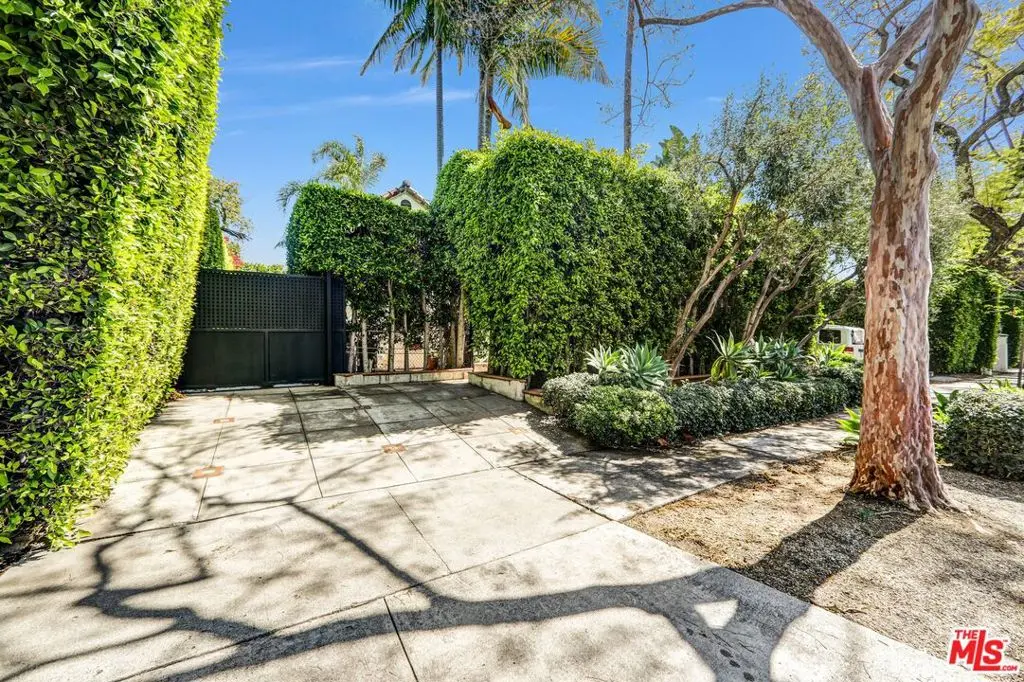 Single Family Residence for sale at 934 N Sweetzer Avenue, West Hollywood, CA featuring 2 beds and 2 baths