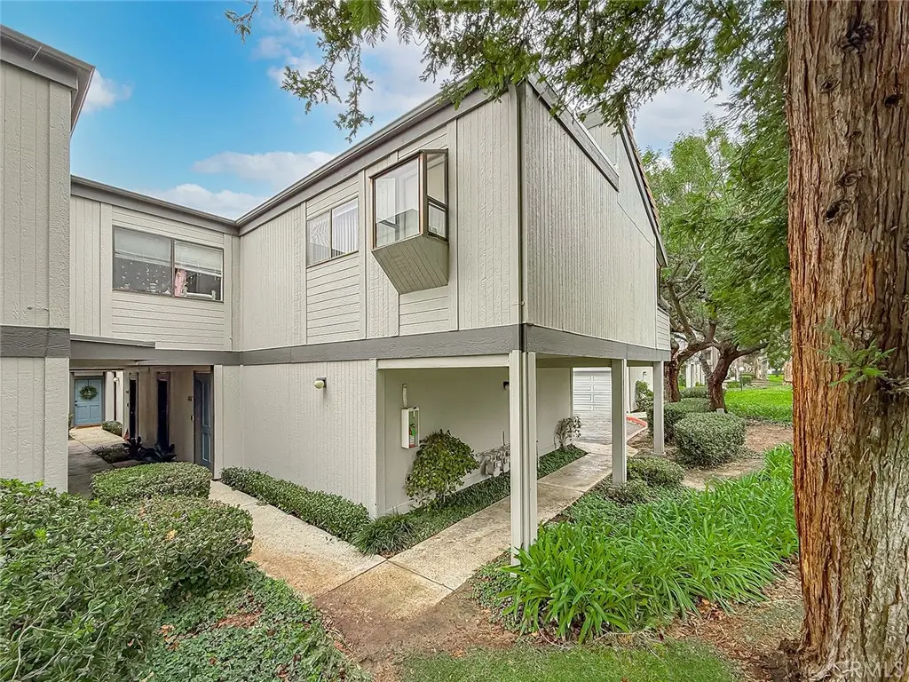 Townhouse for sale at 6542 Stoney View 2, Simi Valley, CA featuring 2 beds and 2 baths