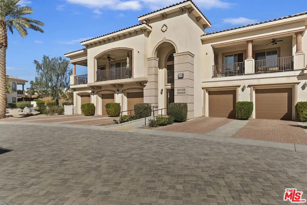 Residential Lease for rent at 2207 Via Calderia, Palm Desert, Riverside County, CA featuring 2 beds and 2 baths