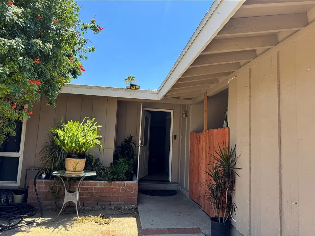 Single Family Residence for sale at 5610 Ensenada Way, Riverside, CA featuring 3 beds and 2 baths