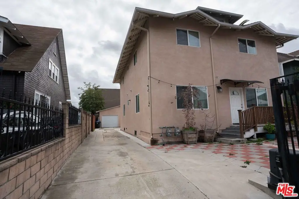 Residential Lease for rent at 306 E 36th Street, Los Angeles, Los Angeles County, CA featuring 3 beds and 2 baths