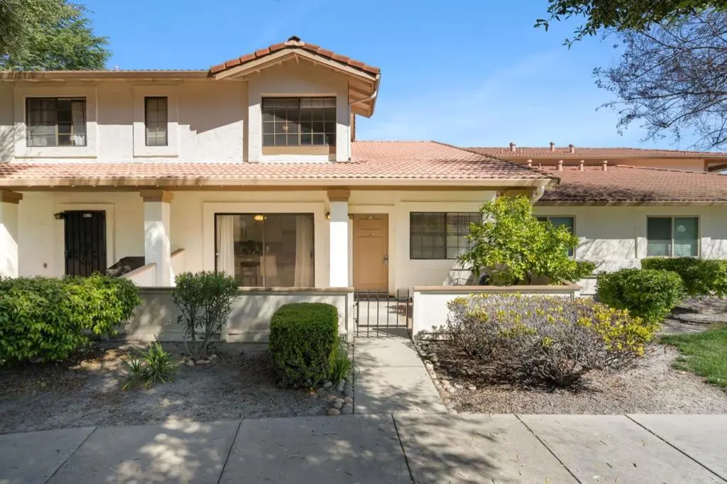 Townhouse for sale at 414 Colony Crest Drive, San Jose, CA featuring 3 beds and 2 baths
