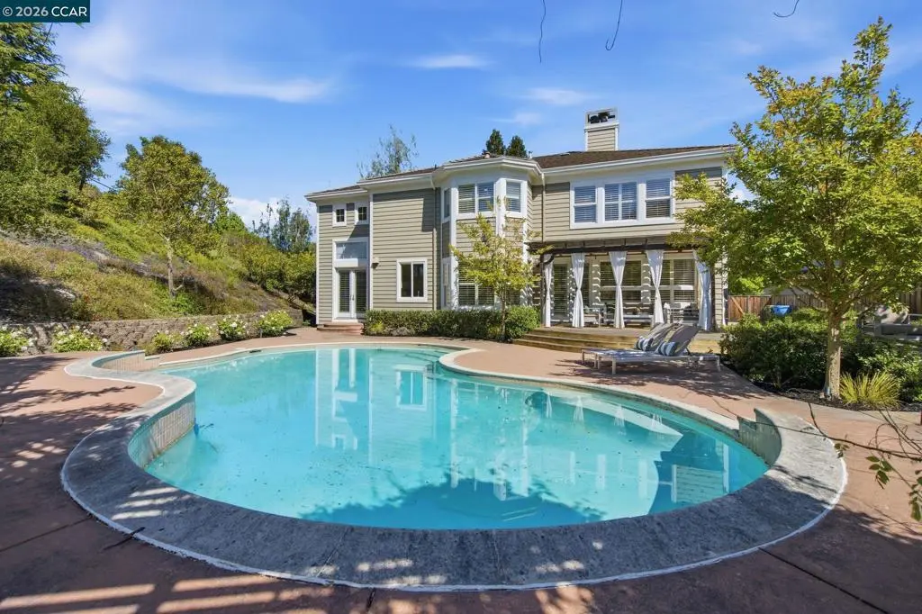 Single Family Residence for sale at 2151 Sky View Ct, Moraga, CA featuring 4 beds and 4 baths