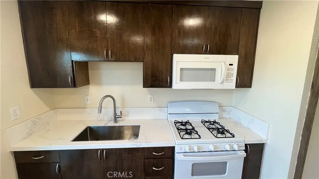 Apartment for rent at 12426 Central, Apple Valley, CA featuring 2 beds and 1 bath