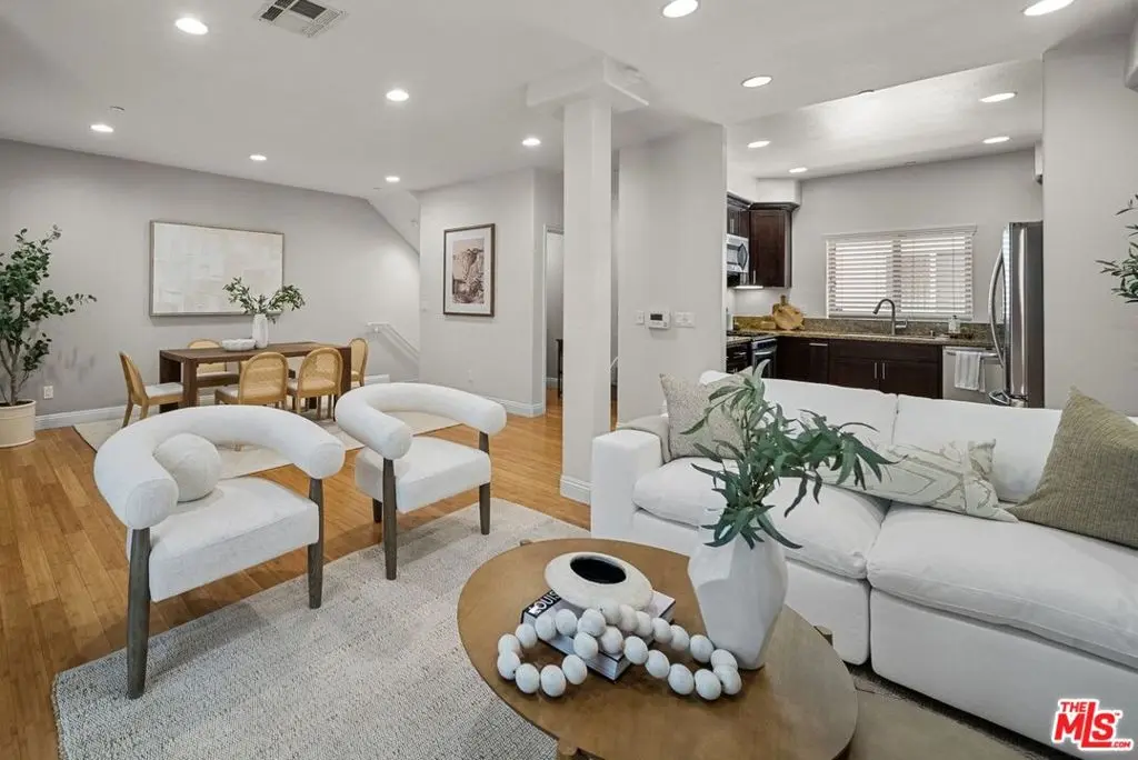 5727 Camellia Avenue 108, North Hollywood, CA — listing photo 1