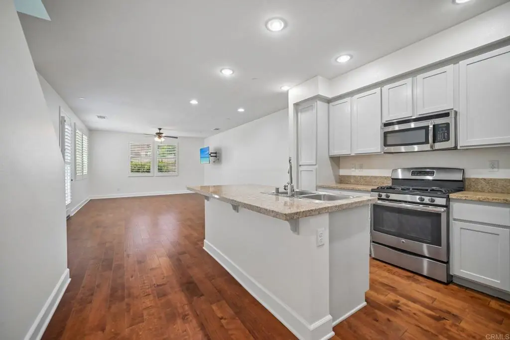 Townhouse for sale at 2487 Ascending Oaks Lane 1, Simi Valley, CA featuring 3 beds and 3 baths