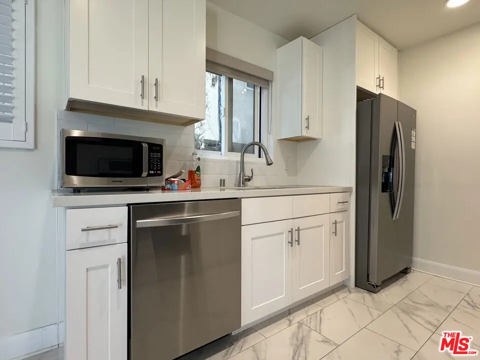 Condominium for rent at 1601 Veteran Avenue 101, Los Angeles, CA featuring 2 beds and 2 baths