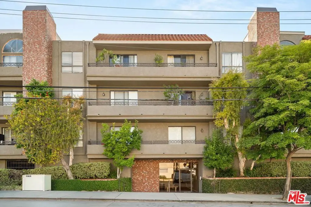 14844 Dickens Street 108, Sherman Oaks, CA — listing photo 1