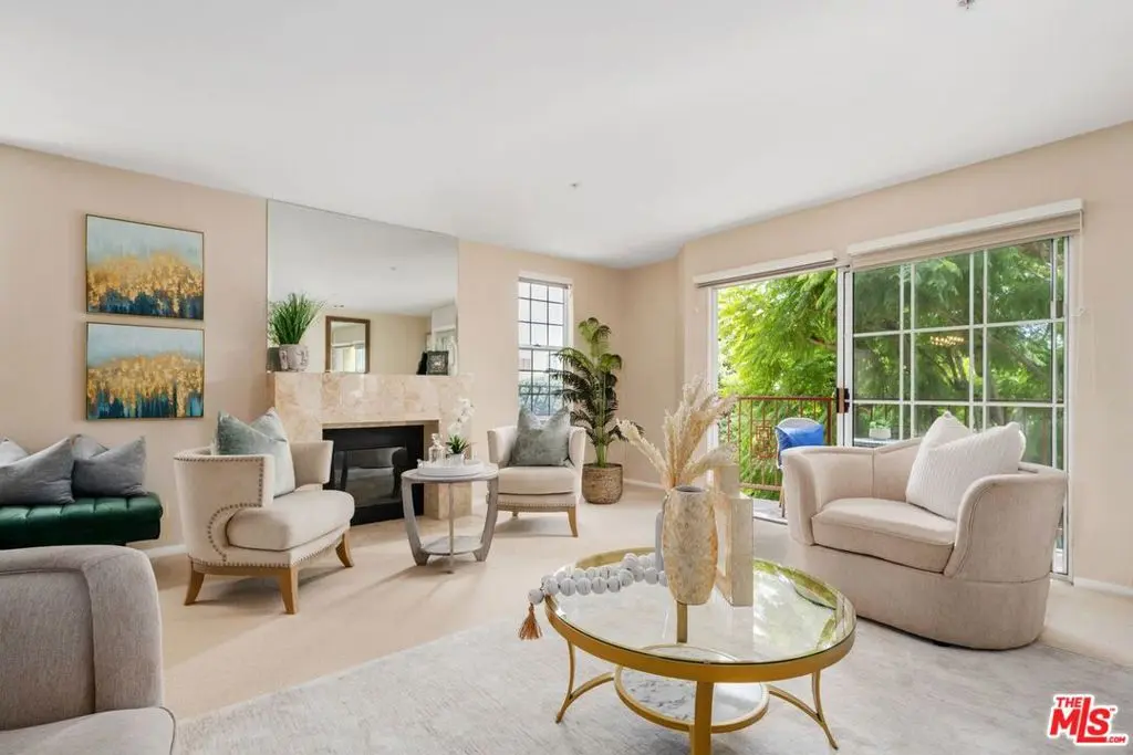 Condominium for sale at 1932 Pelham Avenue 202, Los Angeles, CA featuring 2 beds and 2 baths