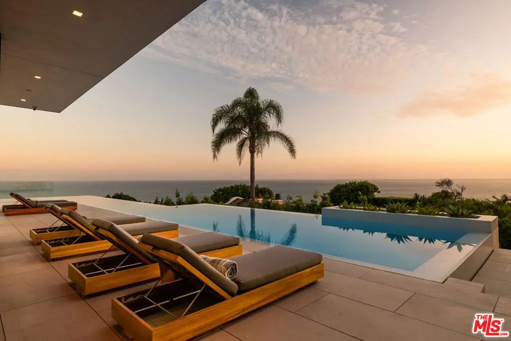 Single Family Residence for rent at 26946 Pacific Coast Highway, Malibu, CA featuring 5 beds and 7 baths