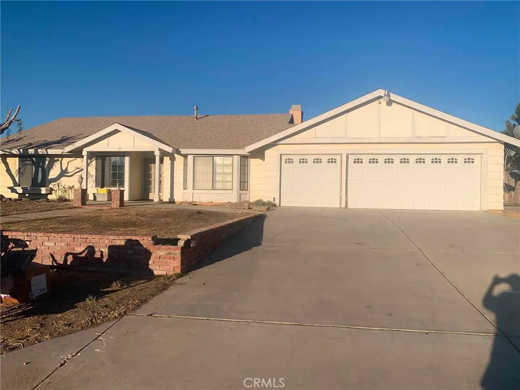 11345 Hollyvale Avenue, Victorville, CA — listing photo 1