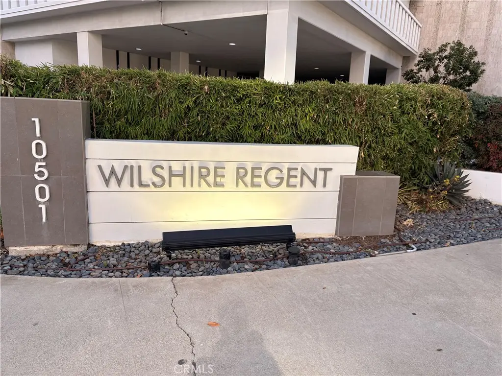Residential Lease for rent at 10501 Wilshire Blvd 1409, Los Angeles, Los Angeles County, CA featuring 1 bed and 2 baths