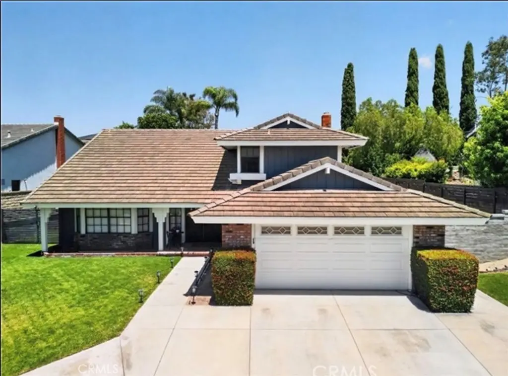 Single Family Residence for sale at 5050 Via Ingresso, Yorba Linda, CA featuring 4 beds and 3 baths