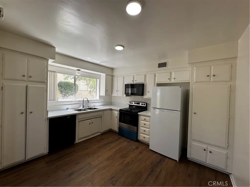 Apartment for rent at 475 E Cypress 110, Redlands, CA featuring 2 beds and 2 baths