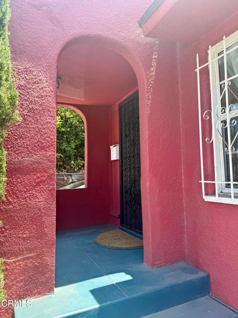 1176 W 38th Street, Los Angeles, CA — listing photo 1