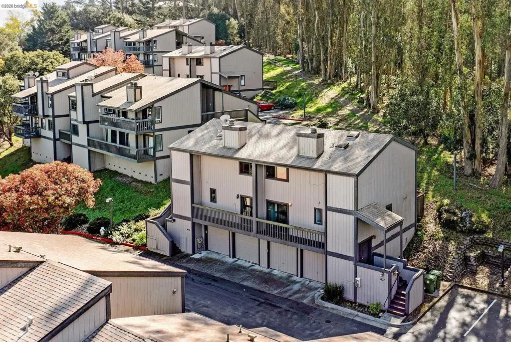 Townhouse for sale at 407 Vista Heights Rd, El Cerrito, CA featuring 2 beds and 2 baths