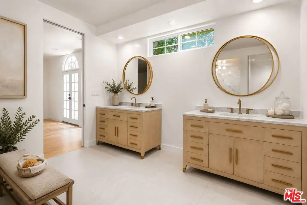 Residential Lease for rent at 9921 Durant Drive 1, Beverly Hills, Los Angeles County, CA featuring 3 beds and 5 baths