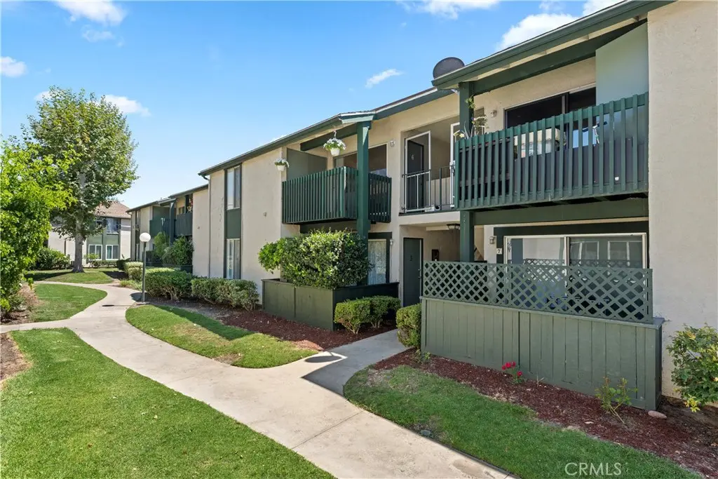 Condominium for sale at 23282 Orange Avenue 6, Lake Forest, CA featuring 2 beds and 2 baths