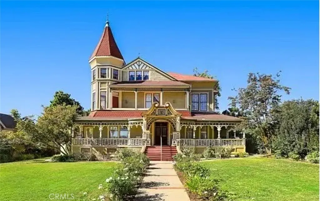 Rooming House for rent at 225 N Lima St 203, Sierra Madre, CA featuring 1 bed and 1 bath