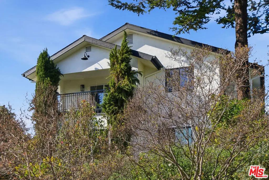 Residential Lease for rent at 1301 Angelus Avenue, Los Angeles, Los Angeles County, CA featuring 5 beds and 3 baths