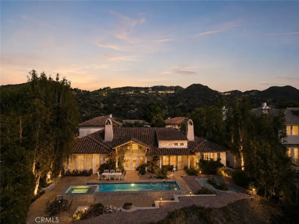 Single Family Residence for sale at 3315 Via Verde Court, Calabasas, CA featuring 5 beds and 5 baths