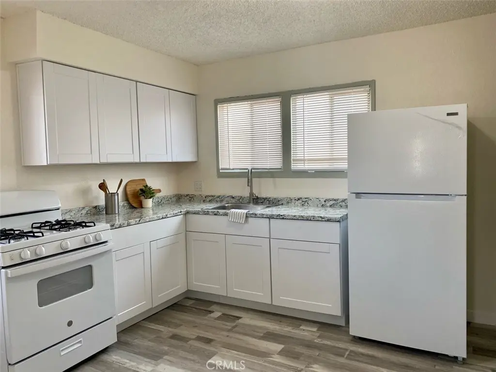 Residential Lease for rent at 118 E Gardena, Carson, Los Angeles County, CA featuring 2 beds and 1 bath