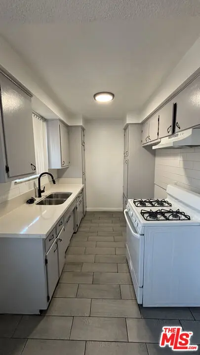8759 Tobias Avenue Apt 29, Panorama City, CA — listing photo 1