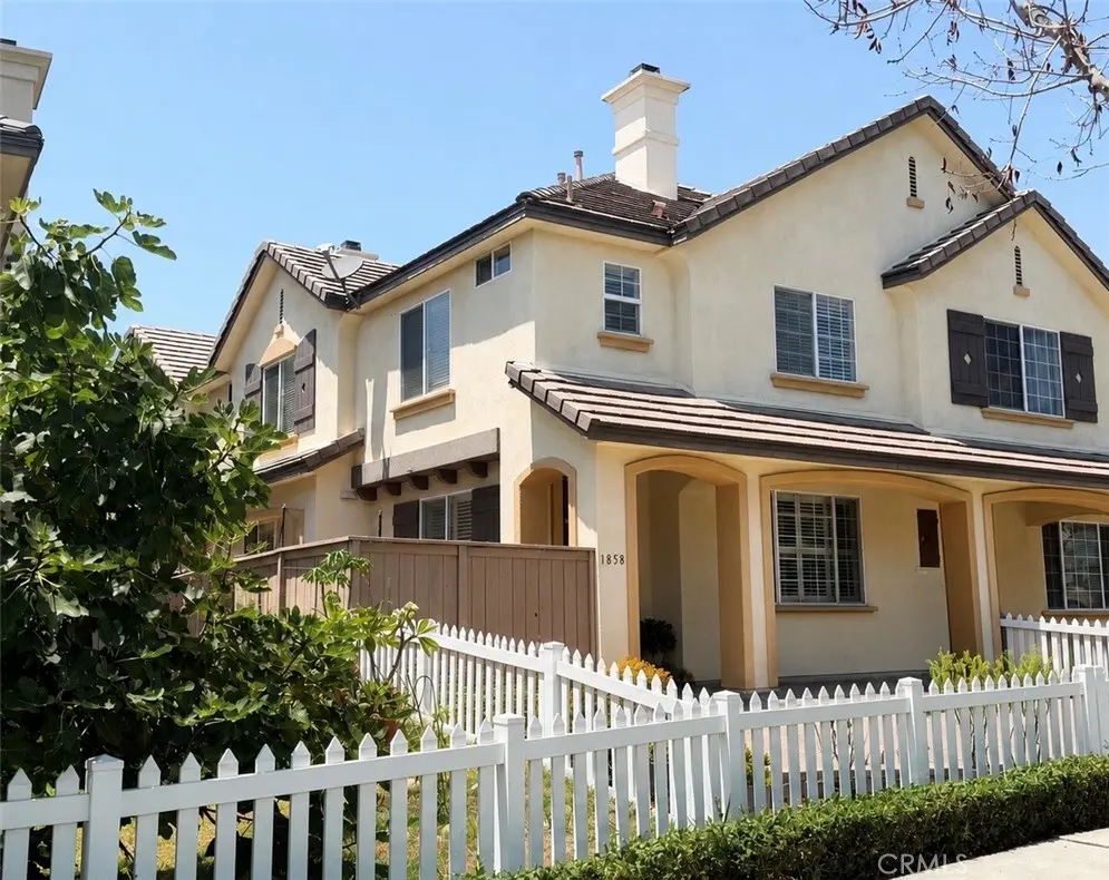 Condominium for sale at 1858 Monaco, Chula Vista, CA featuring 3 beds and 3 baths