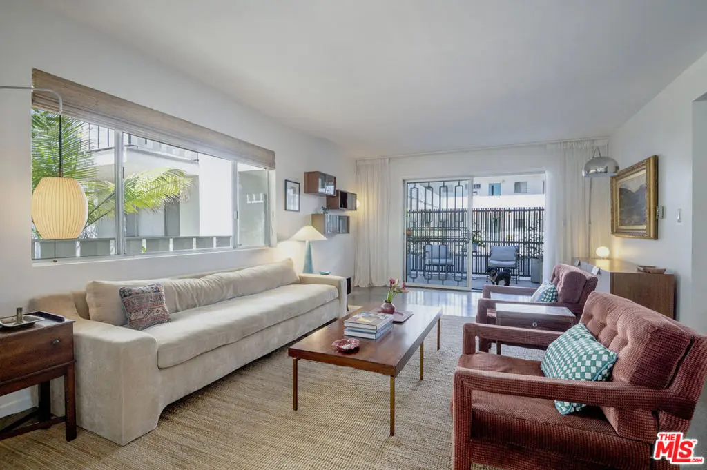Condominium for sale at 4343 Finley Avenue 2, Los Angeles, CA featuring 2 beds and 1 bath