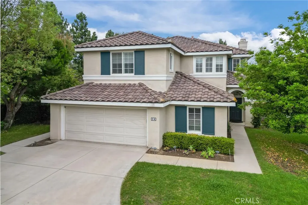 Single Family Residence for rent at 24 Silveroak, Irvine, CA featuring 5 beds and 3 baths