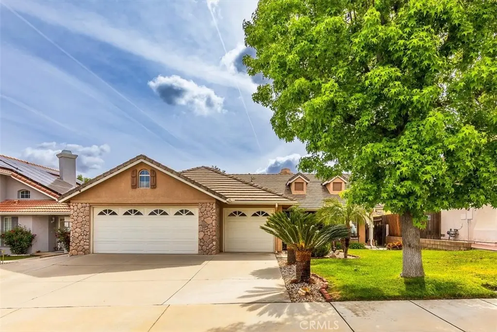 Single Family Residence for sale at 31370 Willowood Way, Menifee, CA featuring 3 beds and 2 baths