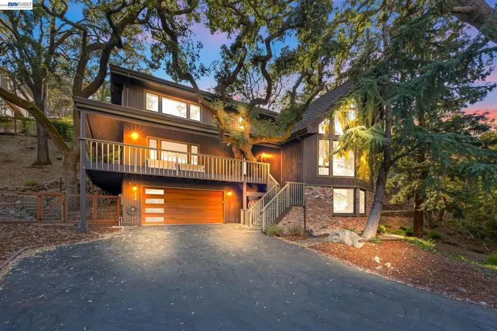Single Family Residence for sale at 279 Castle Hill Ranch Rd, Walnut Creek, CA featuring 4 beds and 4 baths