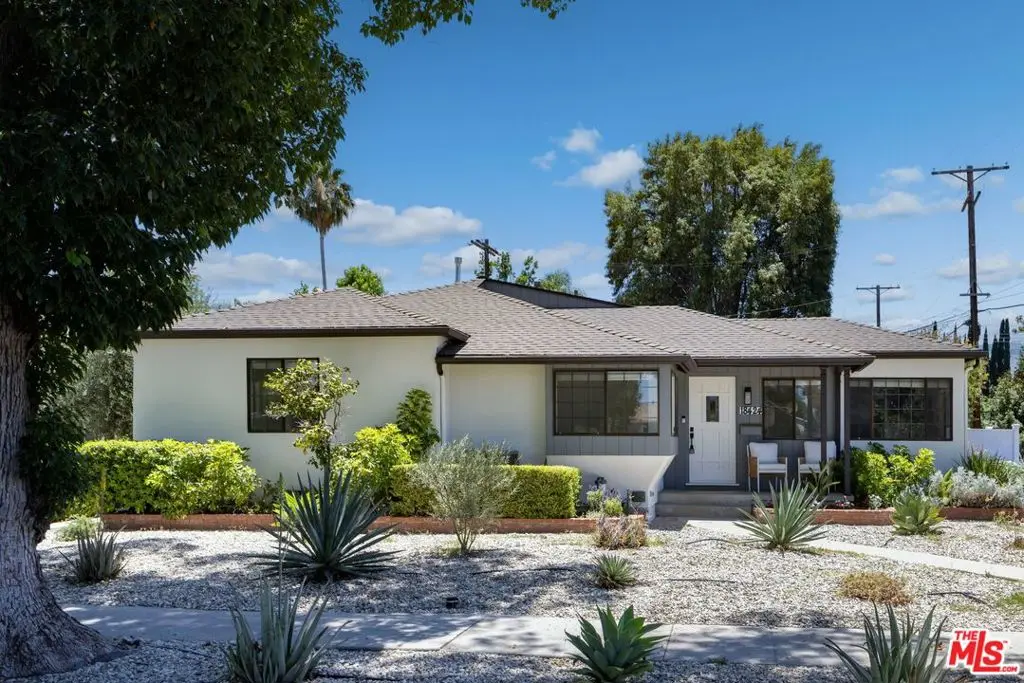 18424 Domino Street, Tarzana, CA — listing photo 1