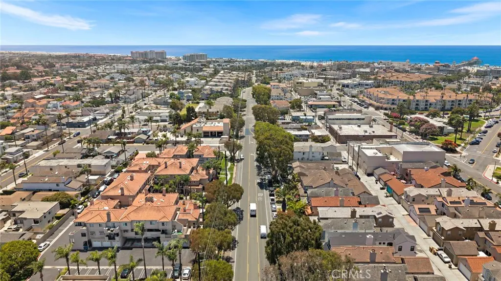 606 Lake Street 23, Huntington Beach, CA — listing photo 1