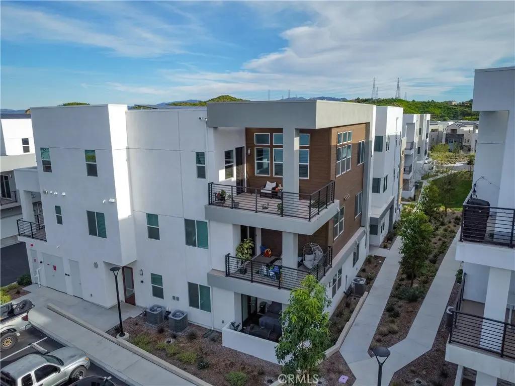 27227 Diamond Peak Lane 302, Valencia, CA — listing photo 1