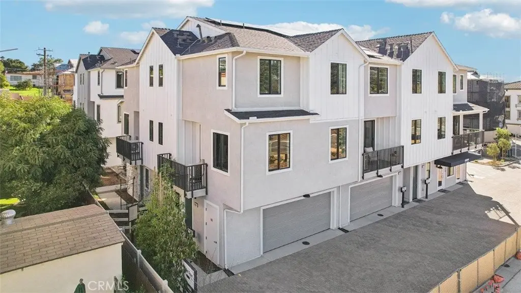 Condominium for sale at 2346 Red Coral Glen, Escondido, CA featuring 3 beds and 3 baths