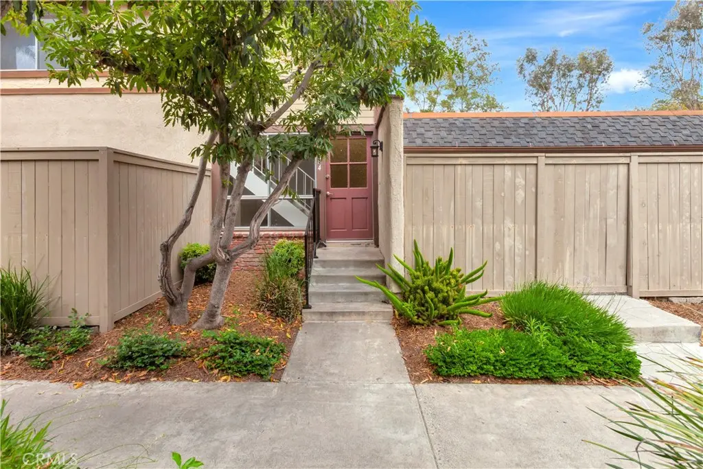 Condominium for sale at 22974 Via Nuez 14, Mission Viejo, CA featuring 3 beds and 2 baths