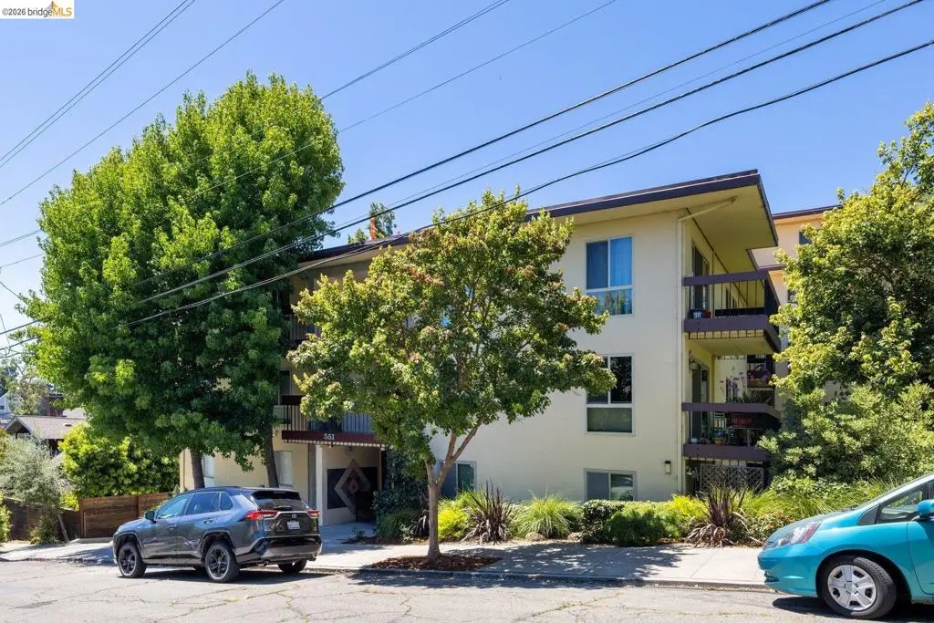 Condominium for sale at 551 Jean St 309, Oakland, CA featuring 1 bed and 1 bath
