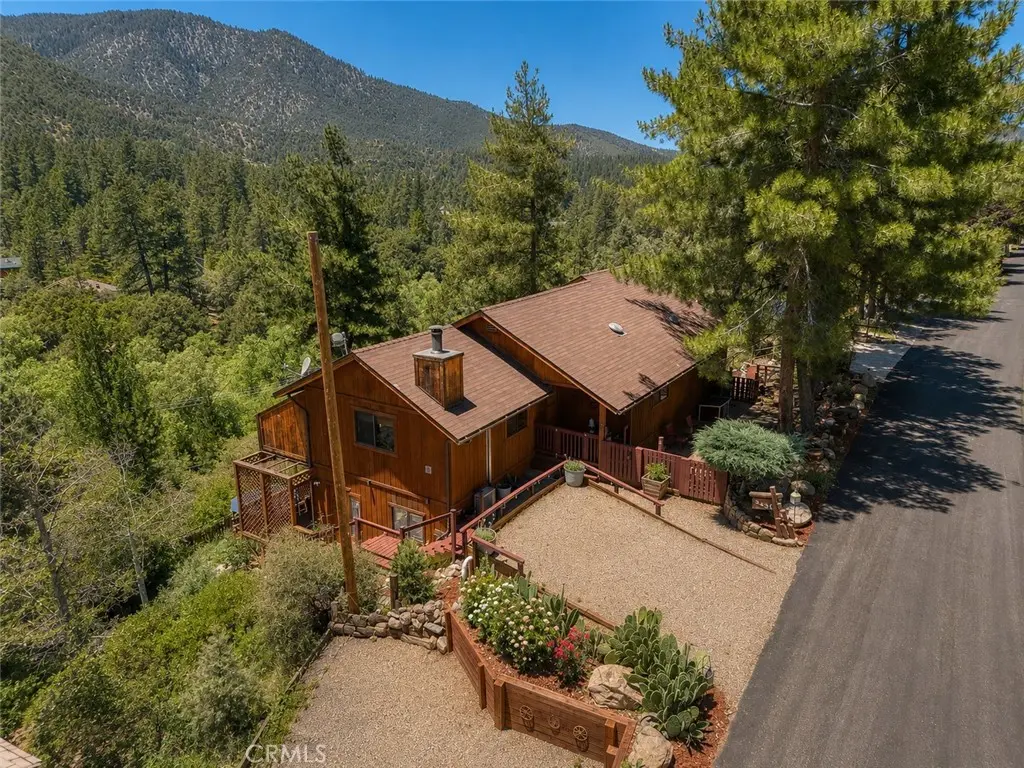2431 Antelope Way, Pine Mountain Club, CA — listing photo 1