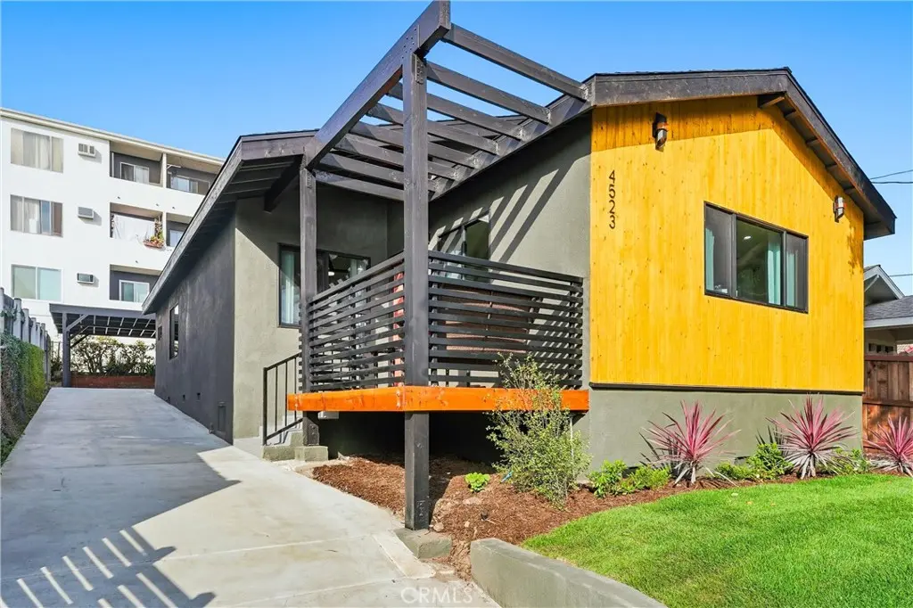 Residential Lease for rent at 4523 Lexington Avenue, Los Angeles, Los Angeles County, CA featuring 3 beds and 2 baths
