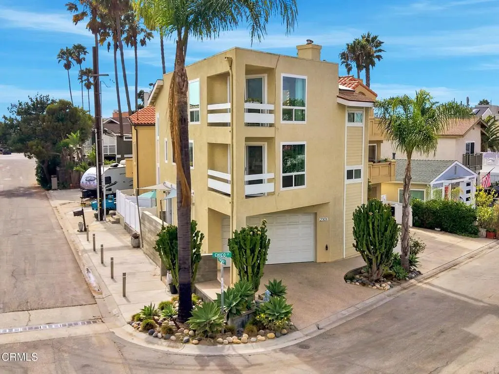 Single Family Residence for sale at 2301 Chico Court, Oxnard, CA featuring 2 beds and 3 baths