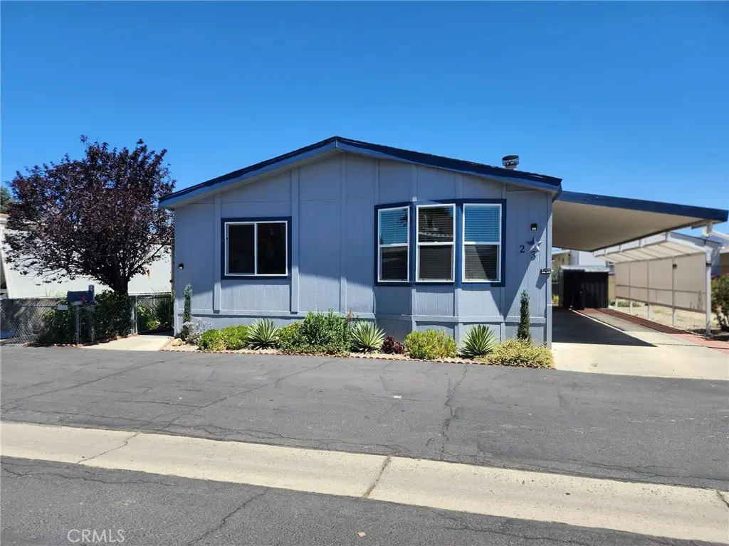 Manufactured In Park for sale at 530 W Devonshire Avenue 23, Hemet, CA featuring 3 beds and 2 baths