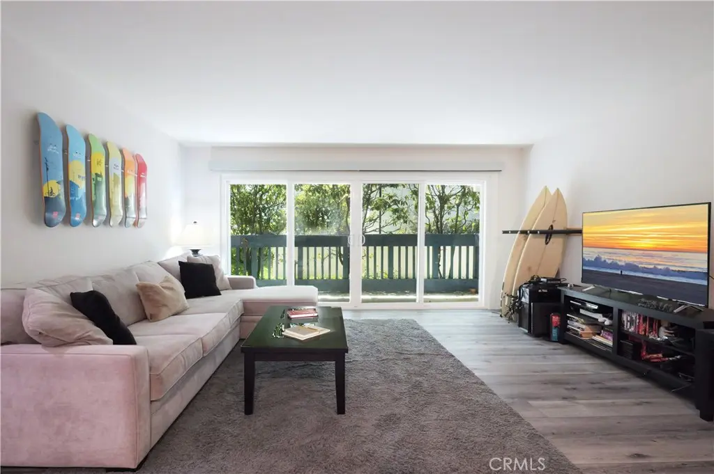 607 S Prospect 103, Redondo Beach, CA — listing photo 1
