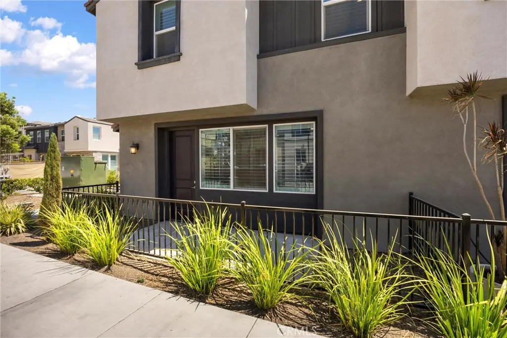 2843 E Bedford Privado, Ontario, CA — listing photo 1